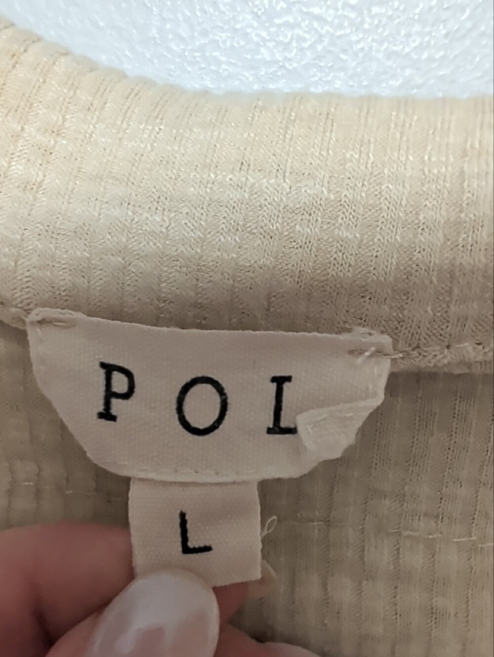 POL Beige and Cream Crochet V-Neck Sweater - Picture 2 of 8